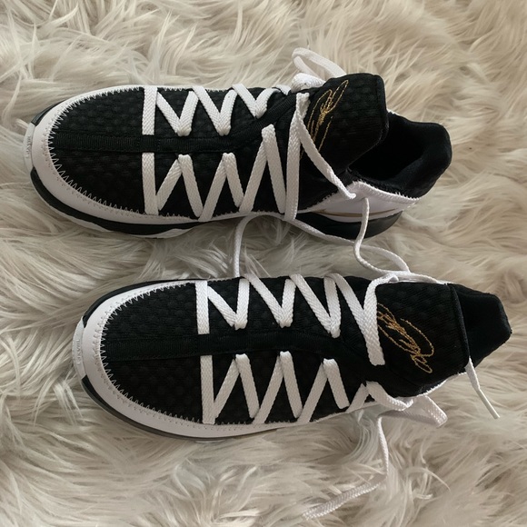 Dead Stock Lebron 17 Black White & Gold Metallic- 7 - Picture 2 of 8